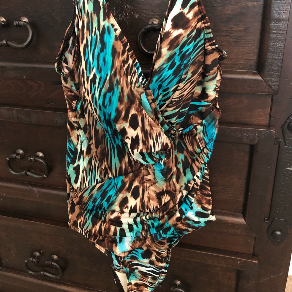 Miracle suit  size 10. Very slimming